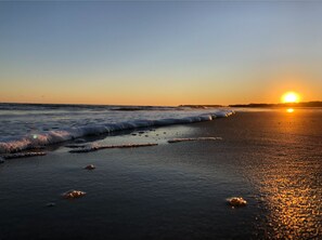 Sun-loungers, beach towels - Luxe Family Gem-FREE Heated Pool~Walk to Beach~BBQ (Hilton Head Island)