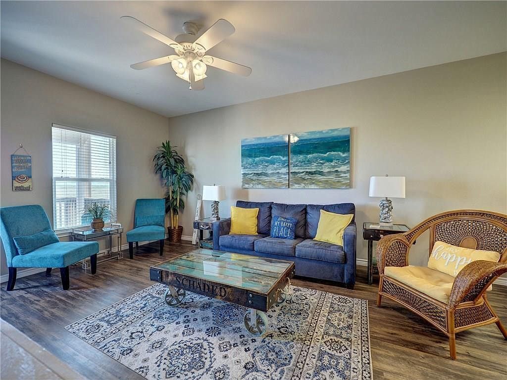 Village By The Beach, Beautiful Water View Townhome