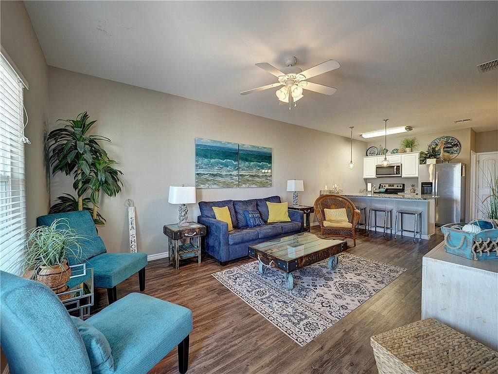 Village By The Beach, Beautiful Water View Townhome