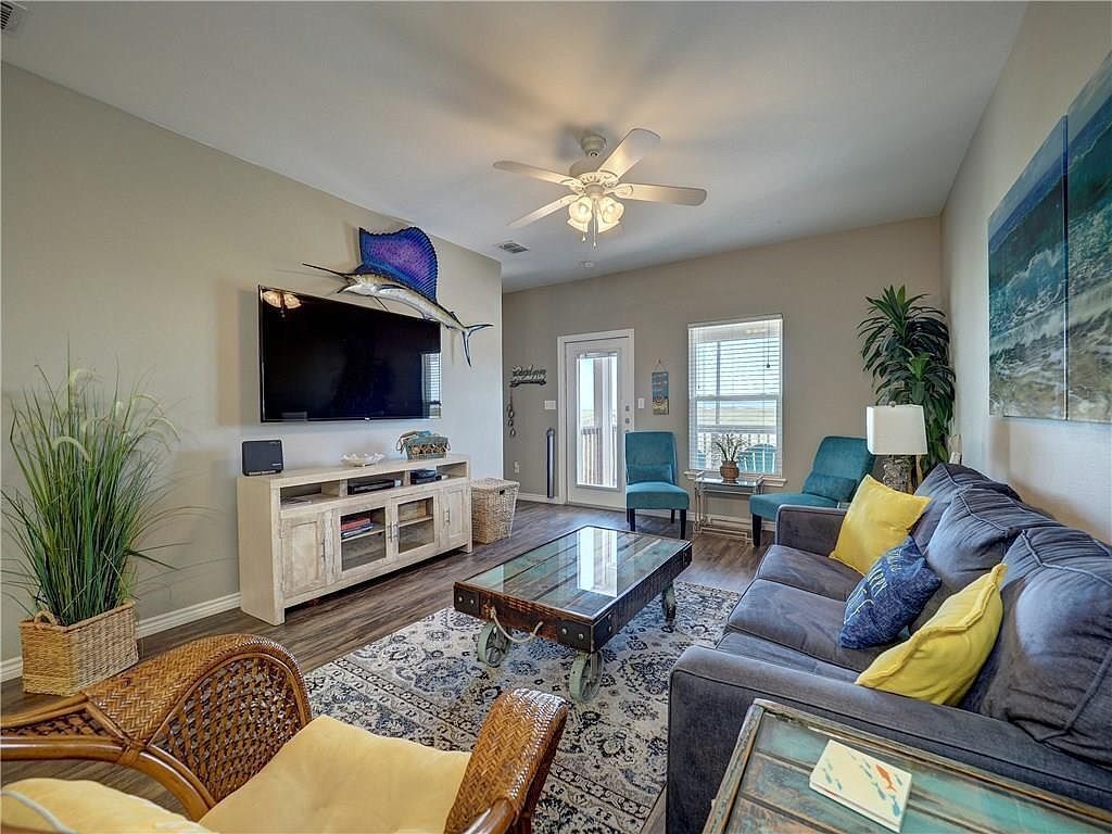 Village By The Beach, Beautiful Water View Townhome