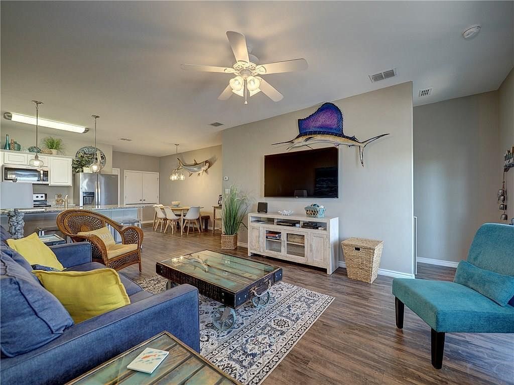 Village By The Beach, Beautiful Water View Townhome