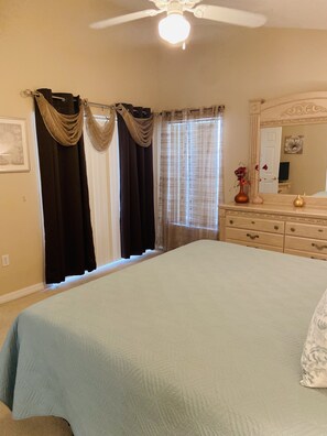 4 bedrooms, iron/ironing board, travel cot, free WiFi