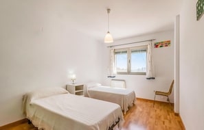 3 bedrooms, free WiFi - Pet friendly home in Villaharta (Villaharta)