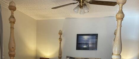 1 soverom, skrivebord, strykejern/-brett og wi-fi