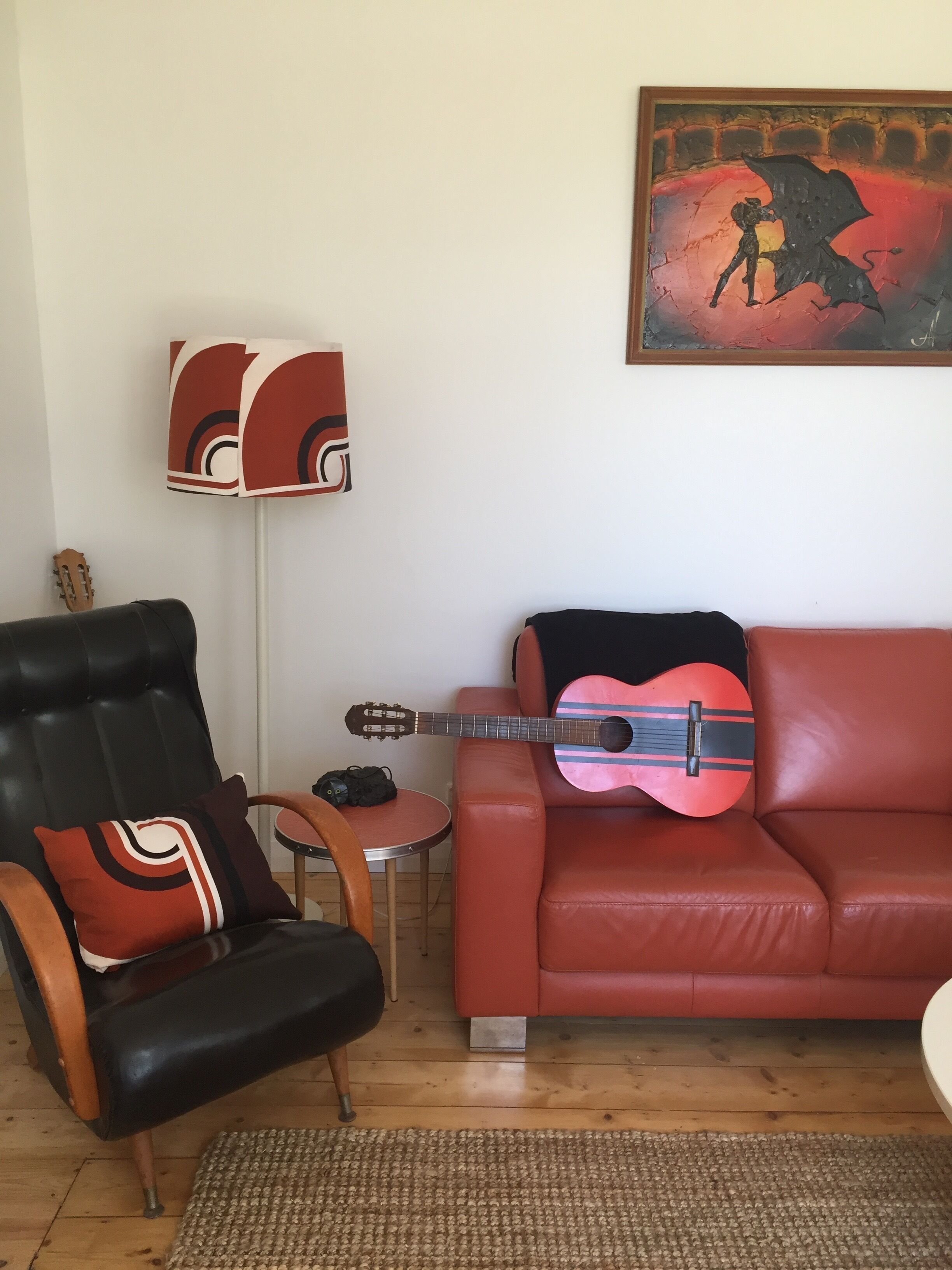  A Modern/Retro styled home with a fun black Cat theme. 