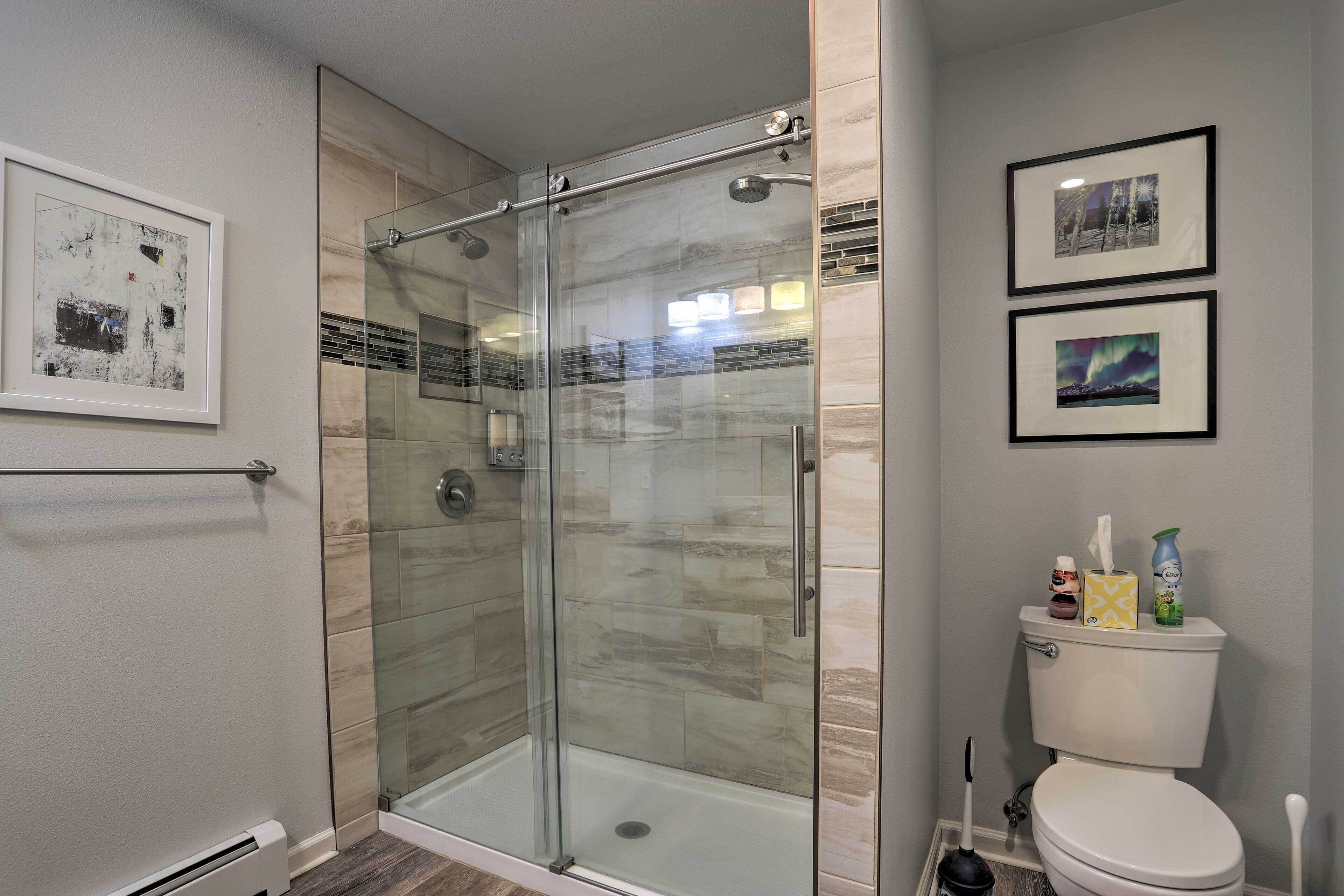 Modern Anchorage Getaway, Steps from Coastal Trail