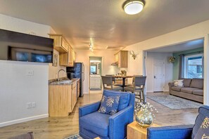 TV - Coastal-View Apartment Near Downtown Anchorage! (Anchorage)