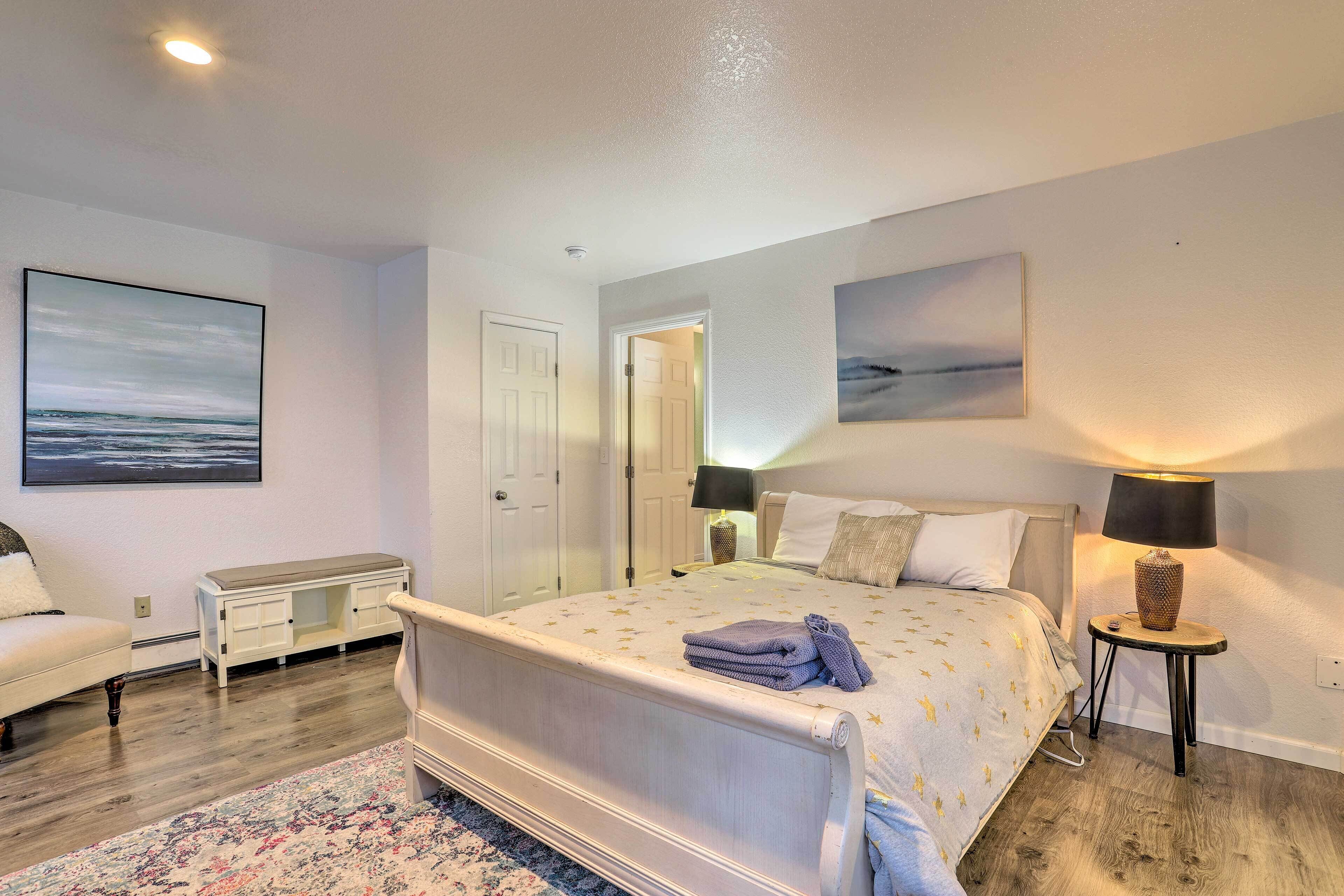 Coastal-View Apartment Near Downtown Anchorage!