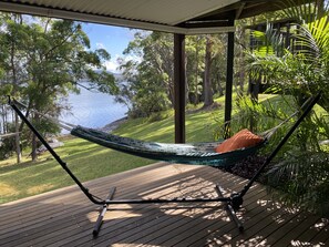 Terrace/patio - The Lake House on Amaroo Waterfront/Free WiFi/Includes Linen, SUP Boards/Kayaks  (Smiths Lake)