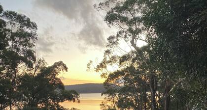 The Lake House on Amaroo Waterfront/Free WiFi/Includes Linen, SUP Boards/Kayaks