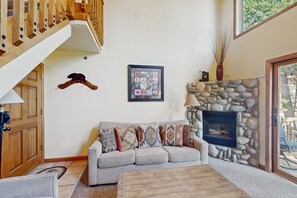 TV, fireplace - Airy & bright retreat w/ private balcony, great location, & gas fireplace (Grand Lake)