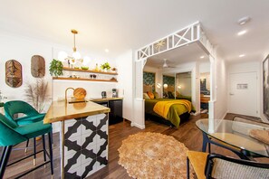 Unclassified image, 2 of 33, button - Muse- Luxe Apartment in Port Douglas (Port Douglas)