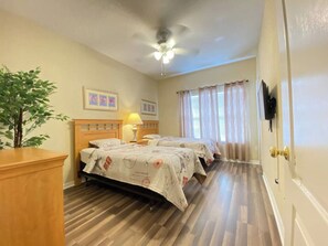 5 Schlafzimmer, Bügeleisen/Bügelbrett, kostenloses WLAN, Bettwäsche