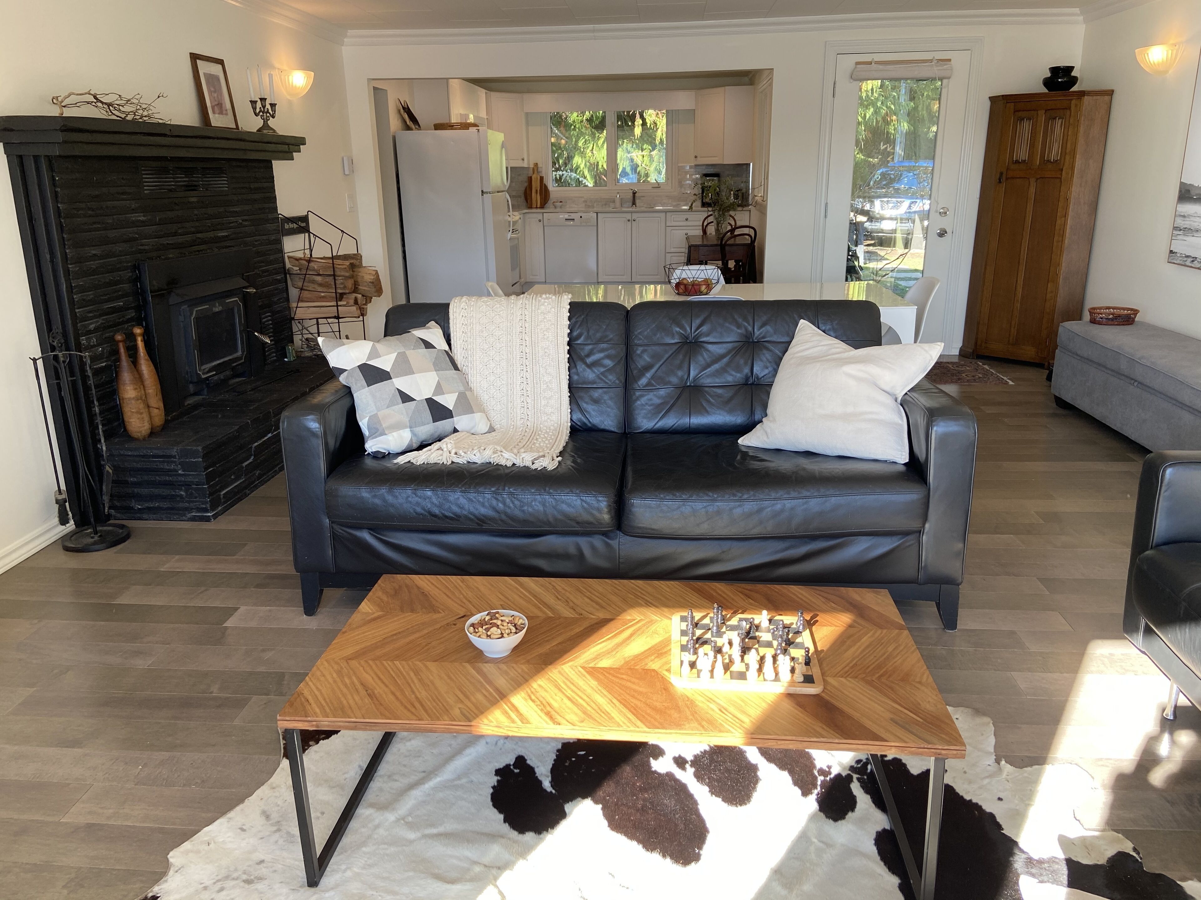 NEW Listing  Bright 2 bedroom upper floor oceanfront retreat!