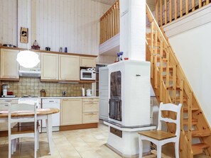 Fridge, microwave, dishwasher, cookware/dishes/utensils - Tähti b by Interhome (Pudasjärvi)