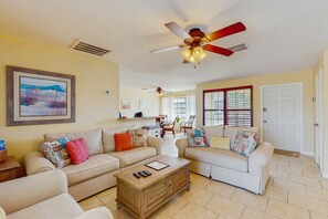 TV - Serene Waterfront Retreat with Private Pool, Grill & Kayak Adventures (Cape Coral)