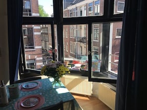 Slaapzaal, 2 slaapkamers | Interieur