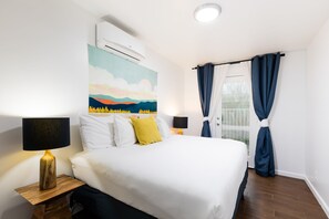 2 室のベッドルーム、アイロン / アイロン台、WiFi、ベッドシーツ