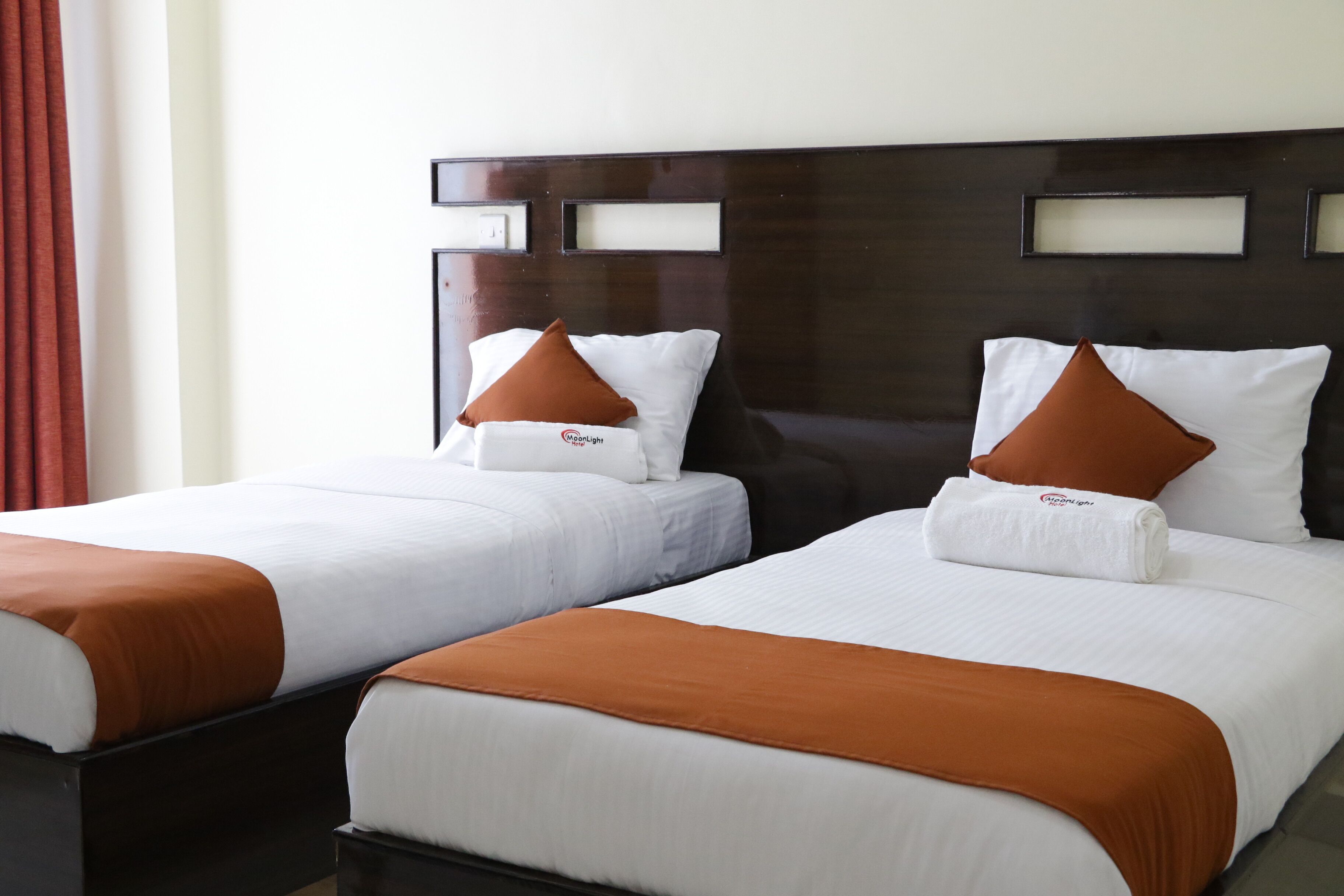 スタンダード ツインルーム | デスク、ノートパソコン用作業スペース、防音設備、WiFi (無料)