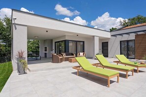 Sun deck - Villa Lara Gracisce (Gracisce)