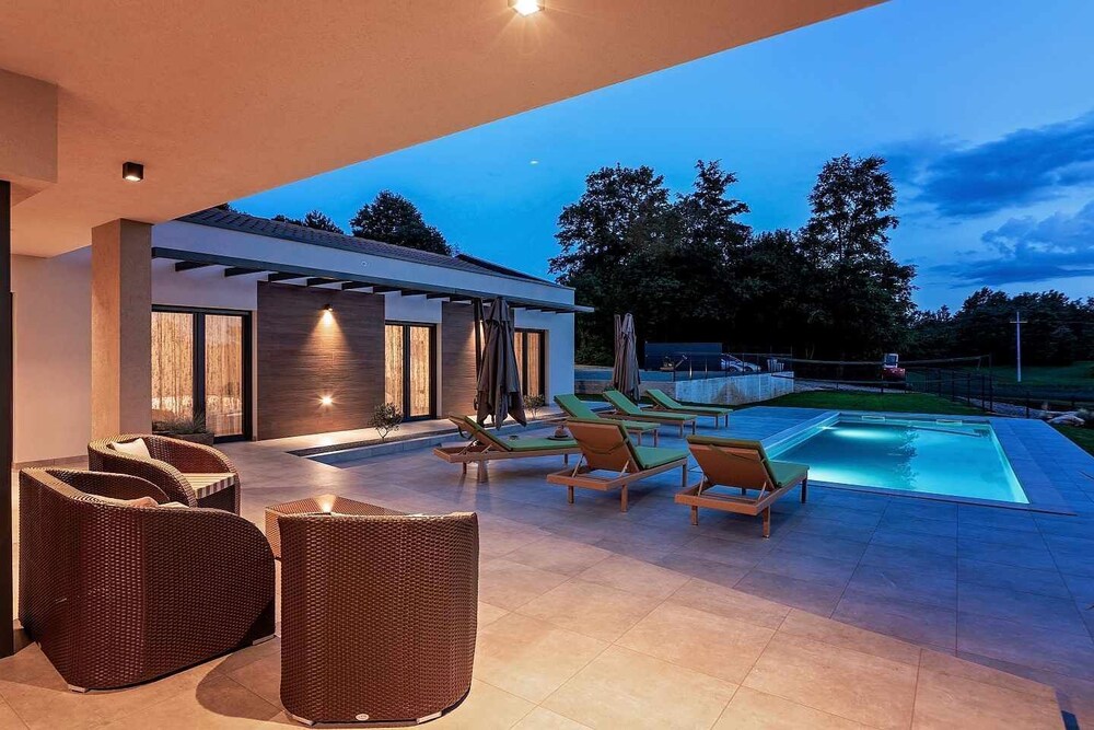 4 Star Hotels