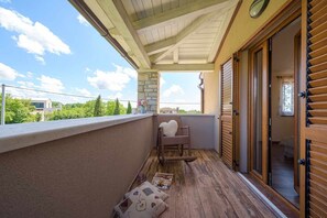 Villa | Balcony