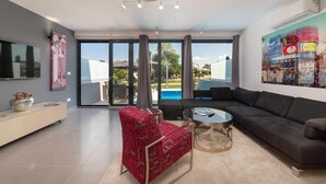Unclassified image, 4 of 39, button - Casa Levant (Funtana)