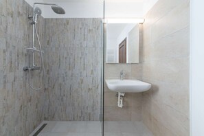 Villa | Bathroom