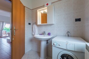 Villa | Bathroom | Towels - Villa Daniela (Porec)