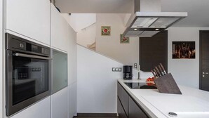 Apartment (A1) | Private kitchen - Casa Maestral (Funtana)