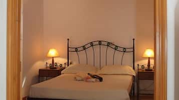 3 bedrooms, iron/ironing board, travel cot, WiFi