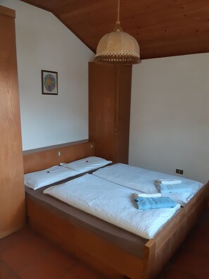 2 bedrooms, in-room safe, WiFi, bed sheets