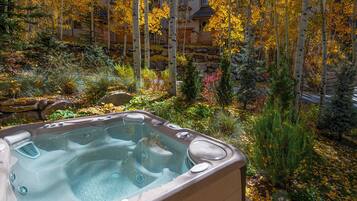 Bañera de hidromasaje exterior