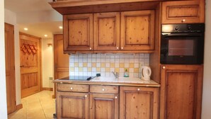 Fridge, oven, dishwasher