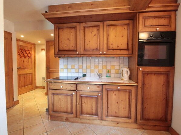 Réfrigérateur, four, lave-vaisselle