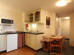 Microwave, dishwasher