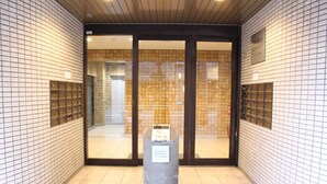 Interior entrance - Minoshima apartment 411 (Fukuoka)