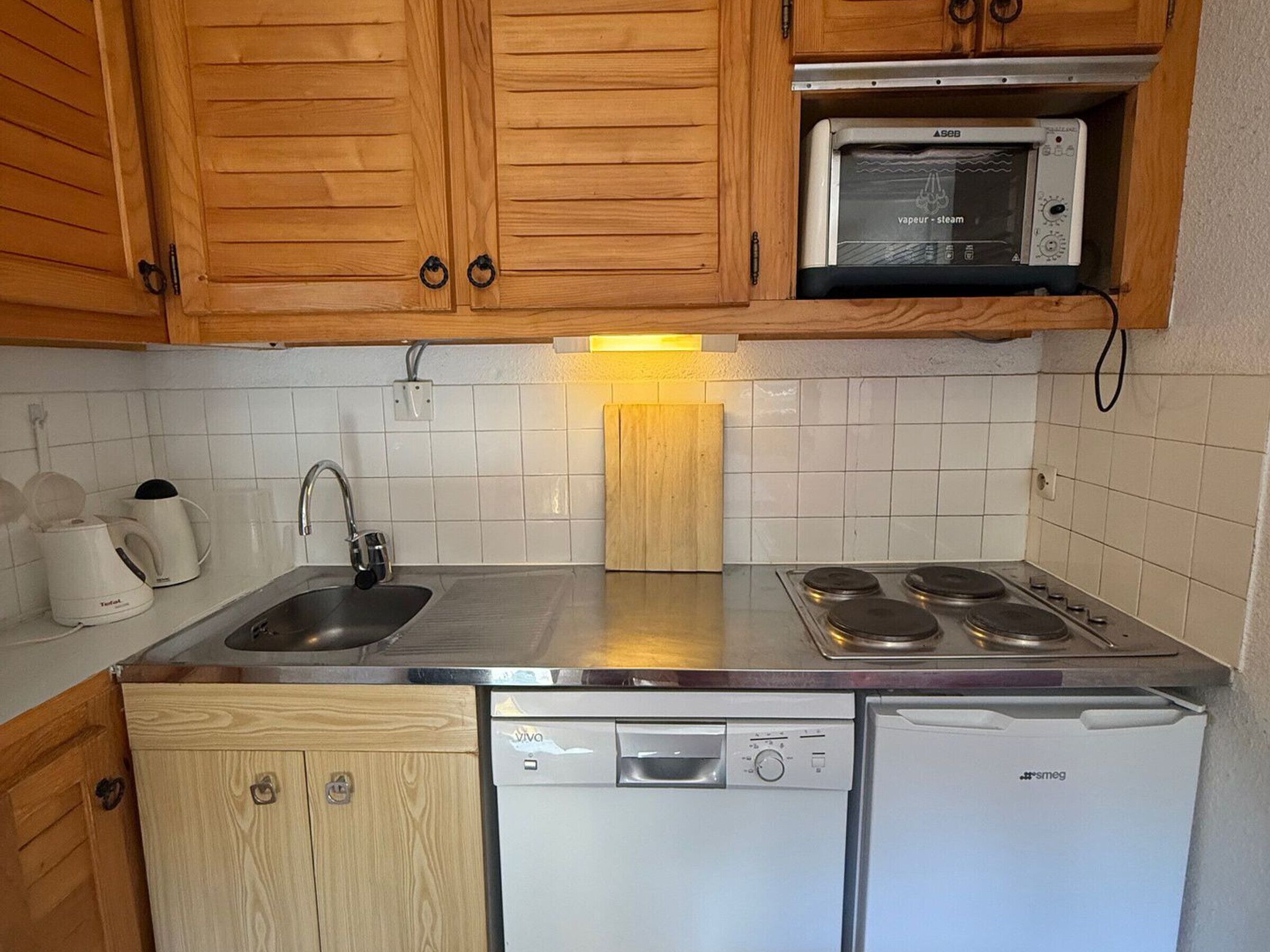 Fridge, microwave, dishwasher