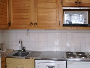 Kühlschrank, Mikrowelle, Geschirrspüler