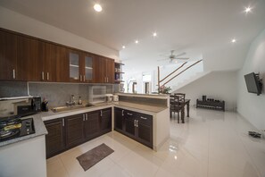 Villa, 2 chambres | Coin cuisine privé
