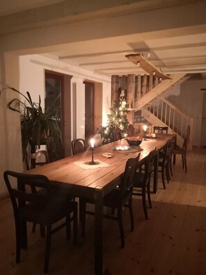 Unclassified image, 5 of 19, button