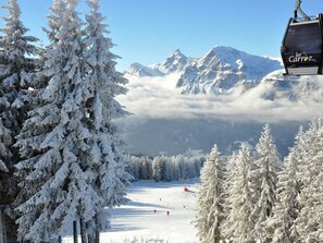 Snow and ski sports - Studio Central pour 4 pers. avec Balcon, Parking et Accès Facile aux Pistes (Les Carroz d'Arâches)