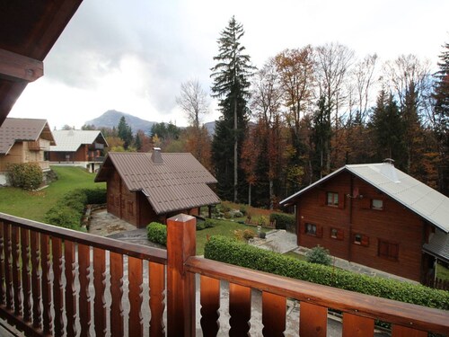 Funktionelles Chalet mit Ofen und Garage, nah am Zentrum und Liften