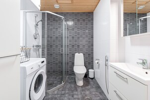 Exclusive Studio | Bathroom | Shower, hair dryer, bidet, heated floors
