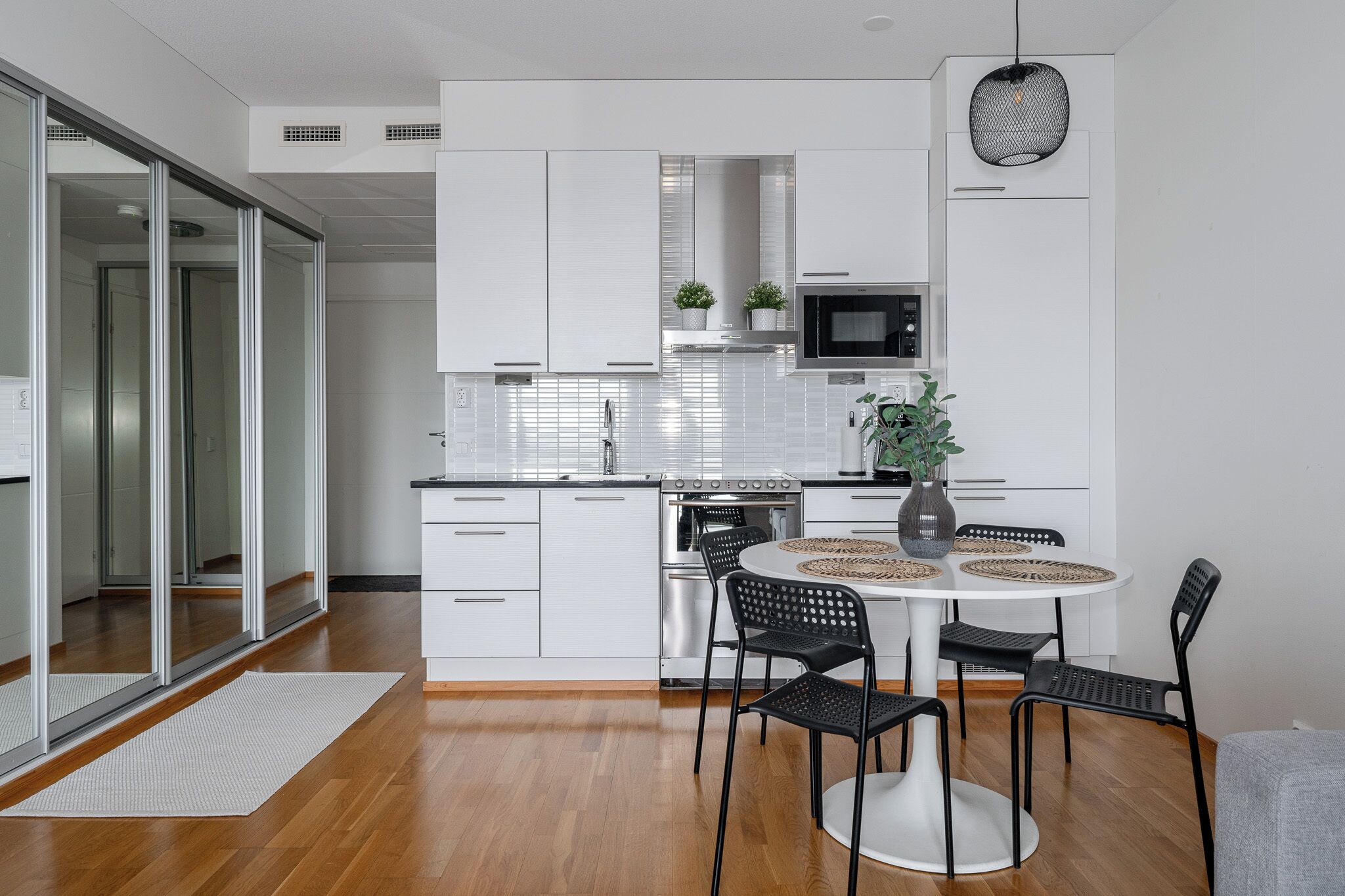 独特开间 | 私人厨房 | 大冰箱、微波炉、烤箱、炉灶