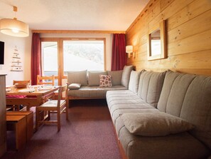 Living area - 3-room apt, 4 ppl, balcony, Hameau du Mottet (Valmorel)