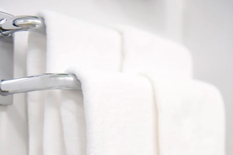 Combined shower/tub, free toiletries, hair dryer, slippers. Hotel Trend JR Uji Ekimae