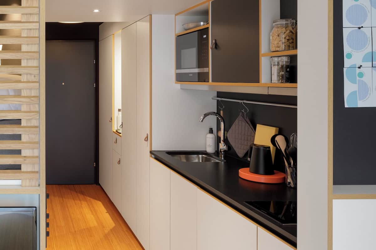 fridge, microwave, stovetop, dishwasher