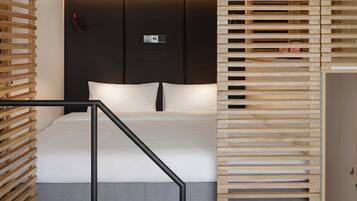 1 Schlafzimmer, hochwertige Bettwaren, Zimmersafe, Schreibtisch