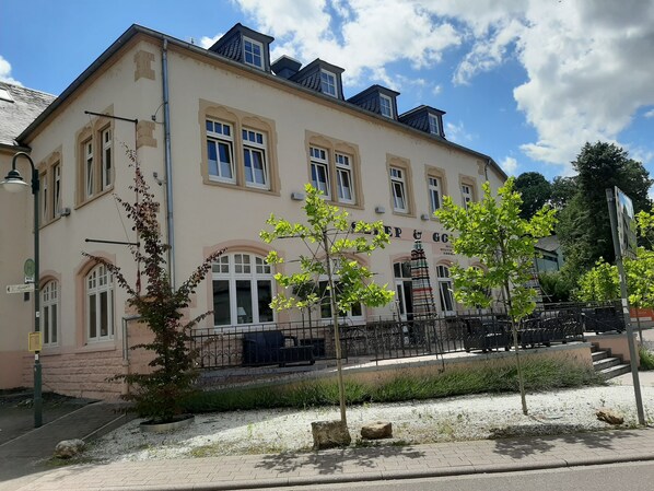 Fachada de la propiedad